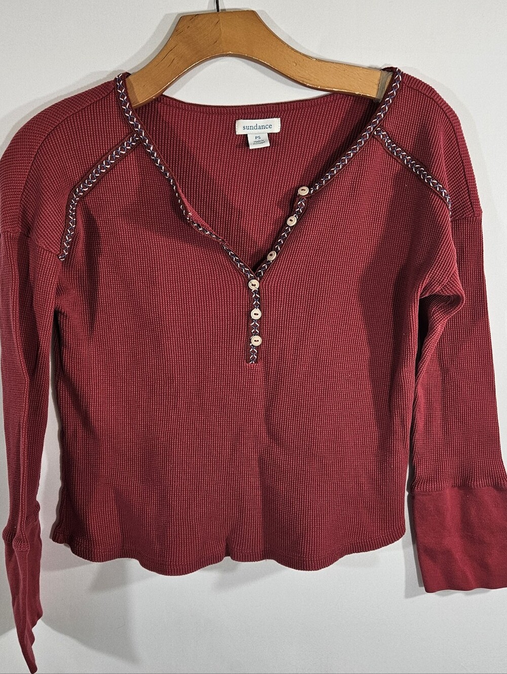 Sundance Henley Top Women’s  Embroidered Crop Thermal